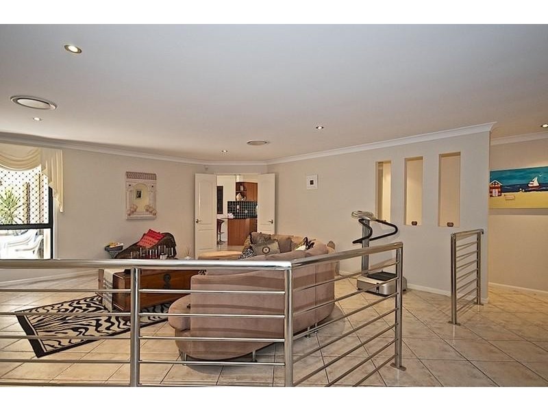 125 Arun Dr, Arundel QLD 4214