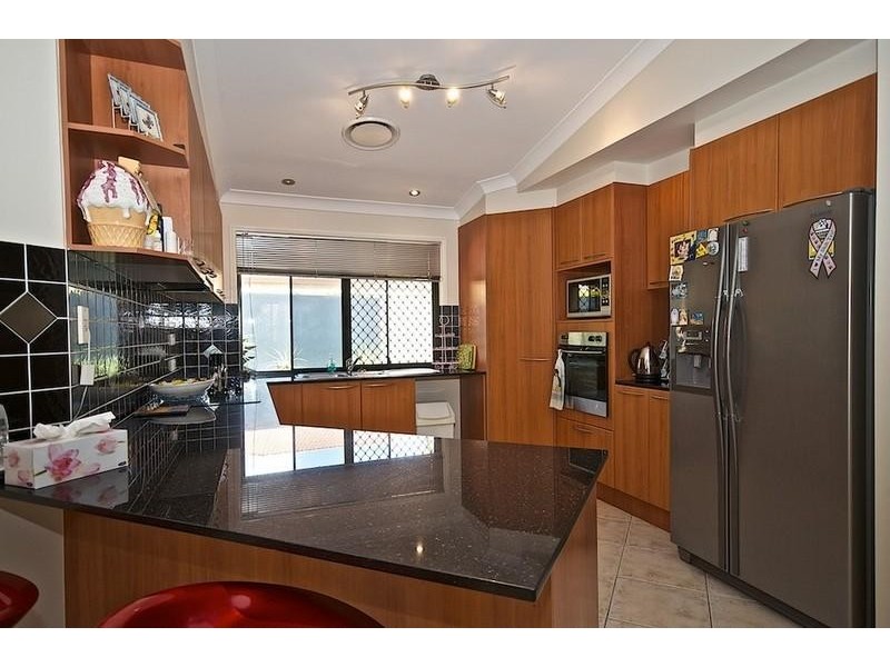 125 Arun Dr, Arundel QLD 4214