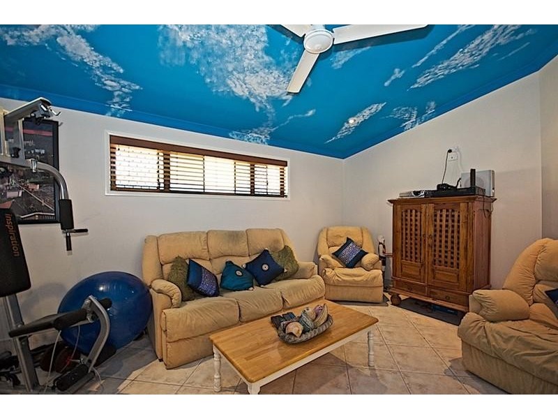 125 Arun Dr, Arundel QLD 4214