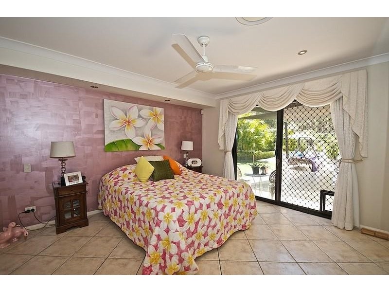 125 Arun Dr, Arundel QLD 4214