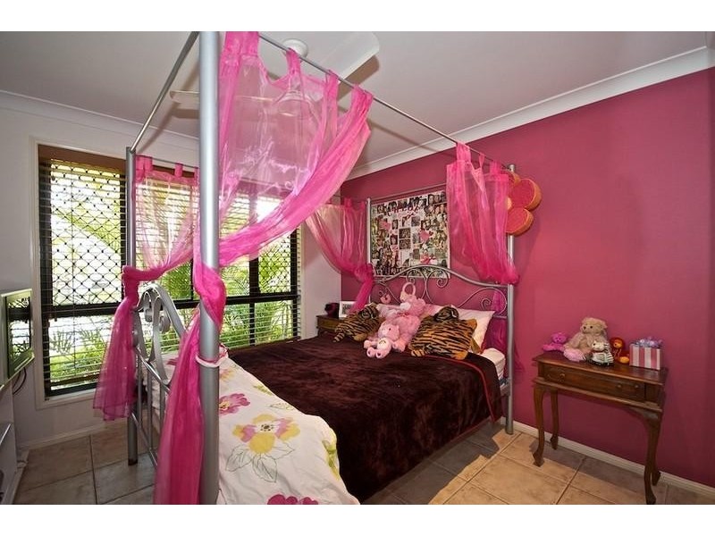 125 Arun Dr, Arundel QLD 4214