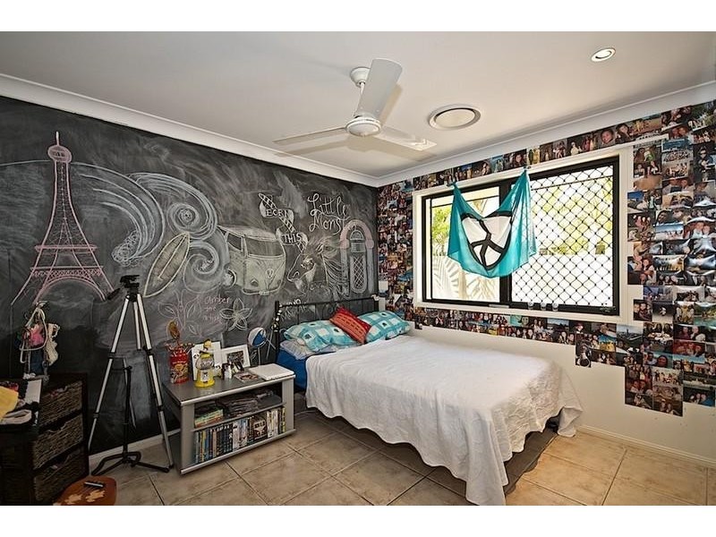 125 Arun Dr, Arundel QLD 4214