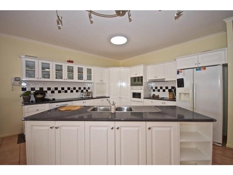 57 Arun Dr, Arundel QLD 4214