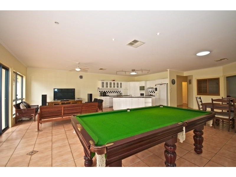 57 Arun Dr, Arundel QLD 4214