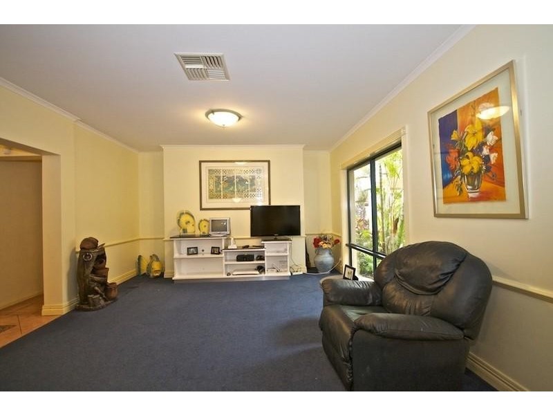 57 Arun Dr, Arundel QLD 4214