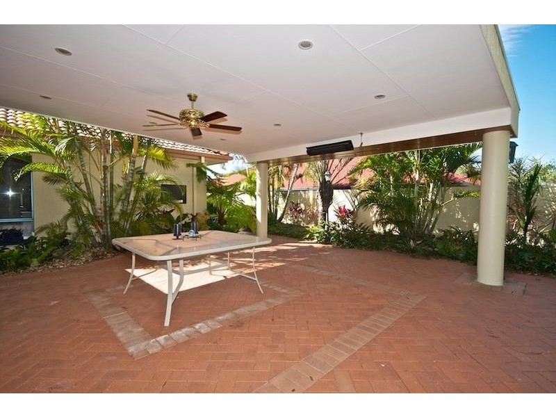 57 Arun Dr, Arundel QLD 4214