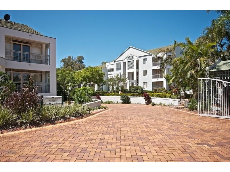 27/76 Chichester Dr, Arundel QLD 4214