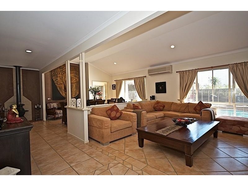 5 Benalla Ct, Parkwood QLD 4214