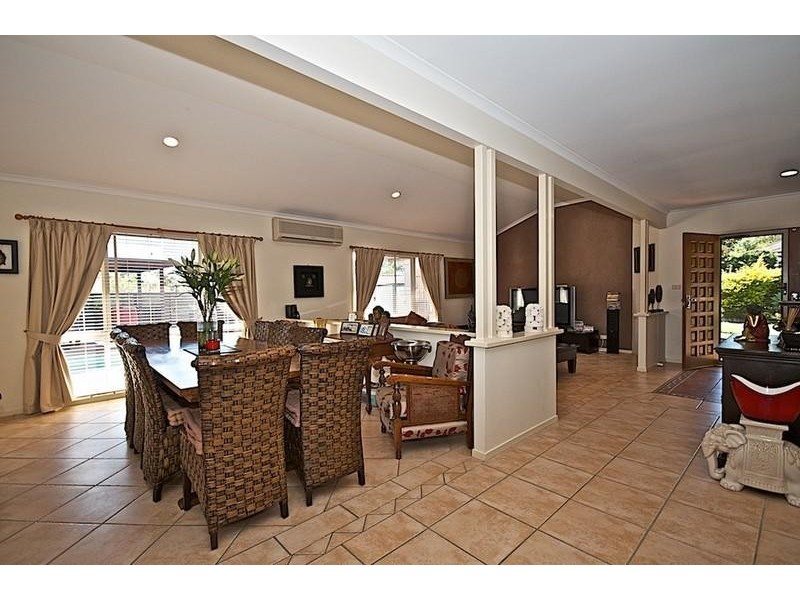 5 Benalla Ct, Parkwood QLD 4214