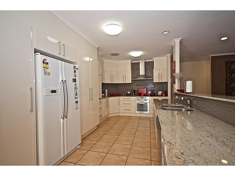 5 Benalla Ct, Parkwood QLD 4214