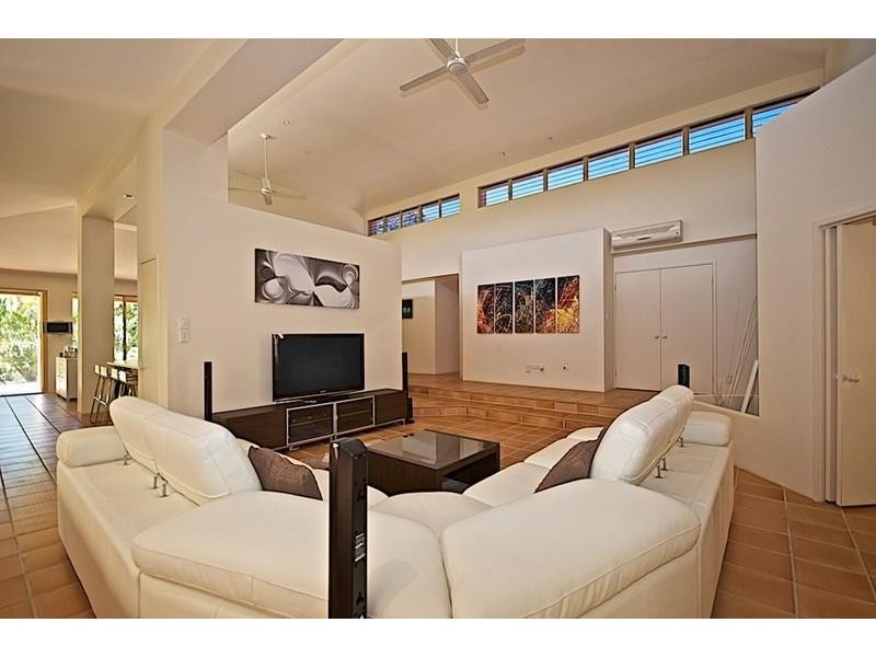 48 Fitzalan Cct, Arundel QLD 4214