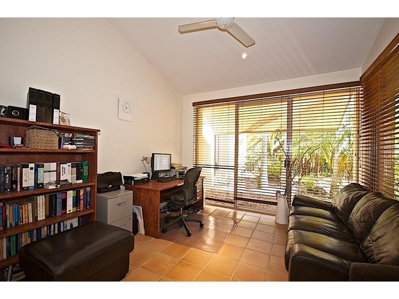 48 Fitzalan Cct, Arundel QLD 4214