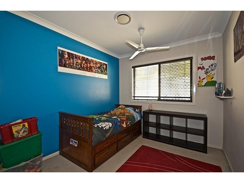 11 Leeds Cl, Arundel QLD 4214