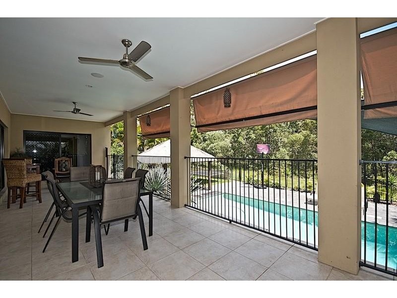 11 Leeds Cl, Arundel QLD 4214