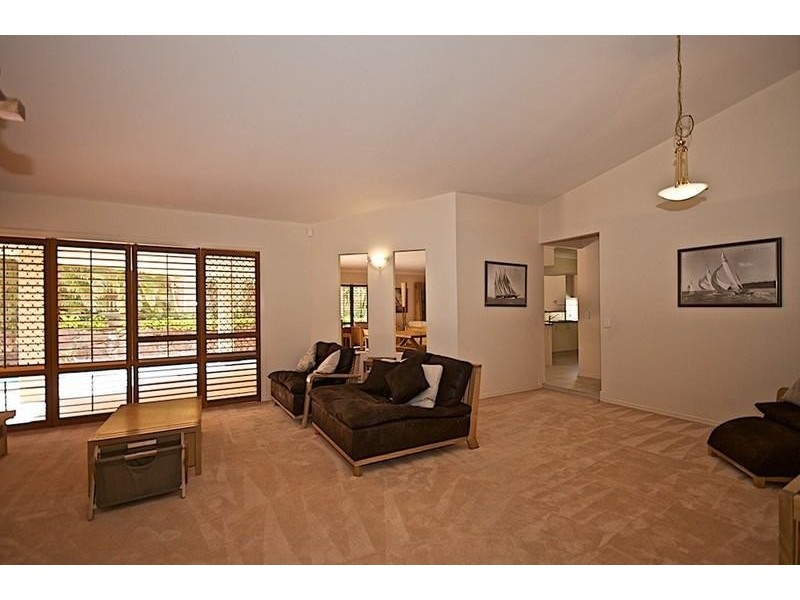 12 Portreeves Pl, Arundel QLD 4214