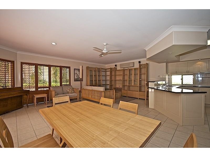12 Portreeves Pl, Arundel QLD 4214