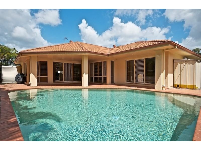 12 Portreeves Pl, Arundel QLD 4214