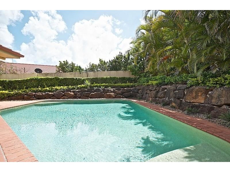 12 Portreeves Pl, Arundel QLD 4214