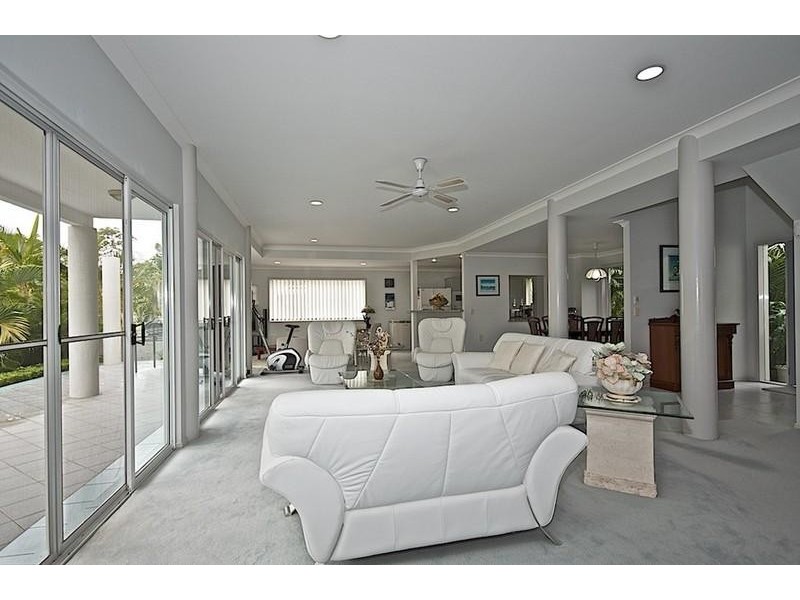 51 Chichester Dr, Arundel QLD 4214