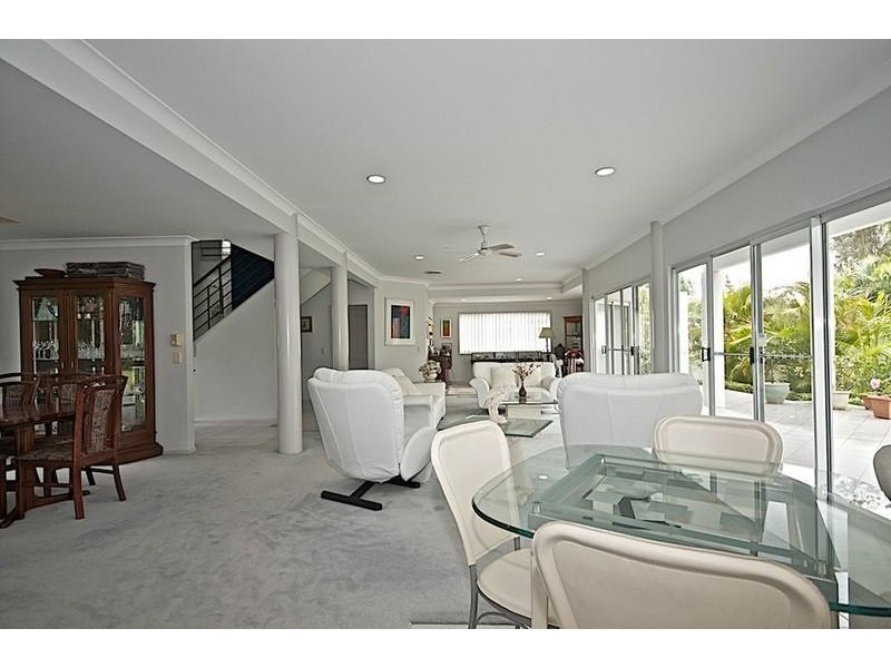 51 Chichester Dr, Arundel QLD 4214