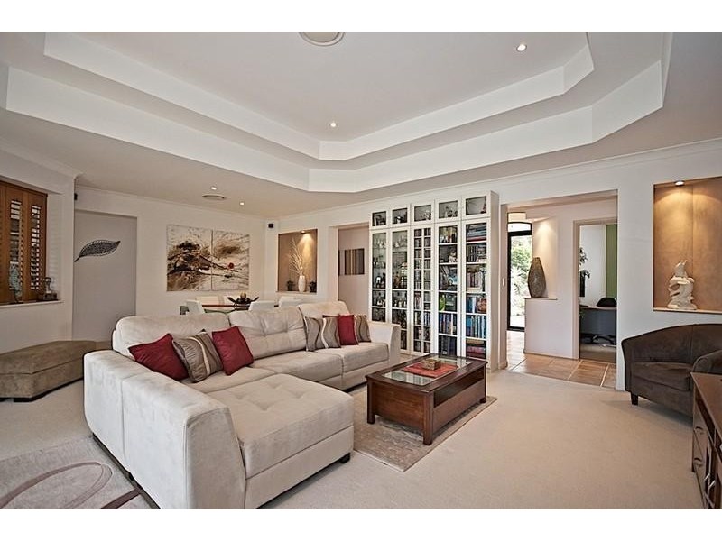 43 Chichester Dr, Arundel QLD 4214