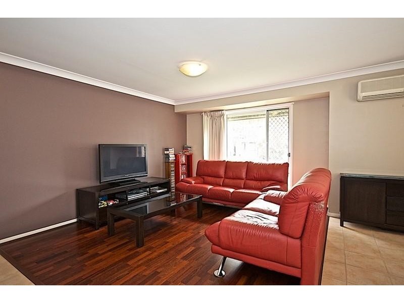 2 Dylan St, Arundel QLD 4214