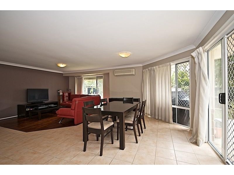 2 Dylan St, Arundel QLD 4214