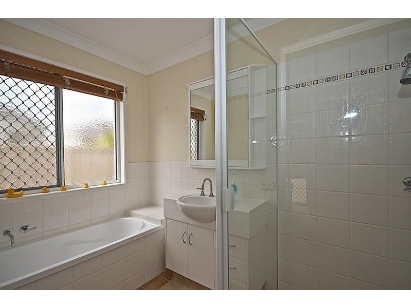 2 Dylan St, Arundel QLD 4214