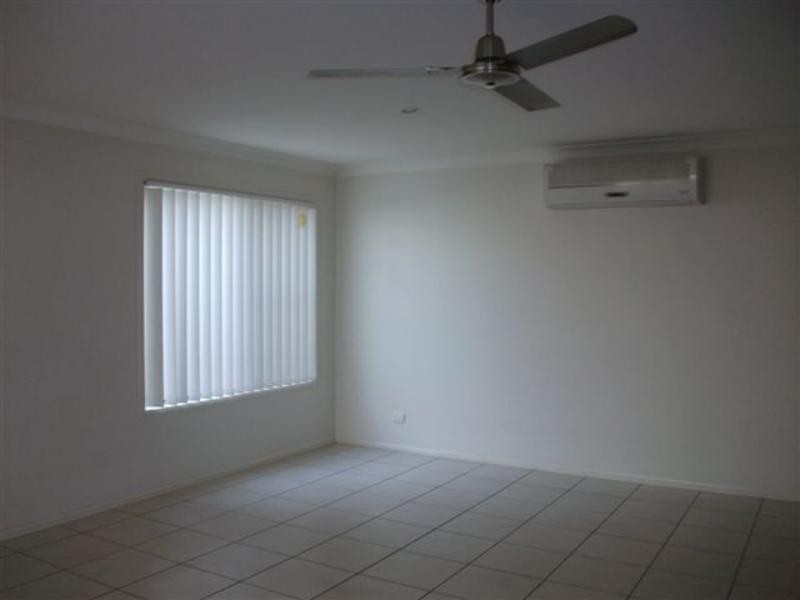 1/14 Paris Pde, Ormeau QLD 4208
