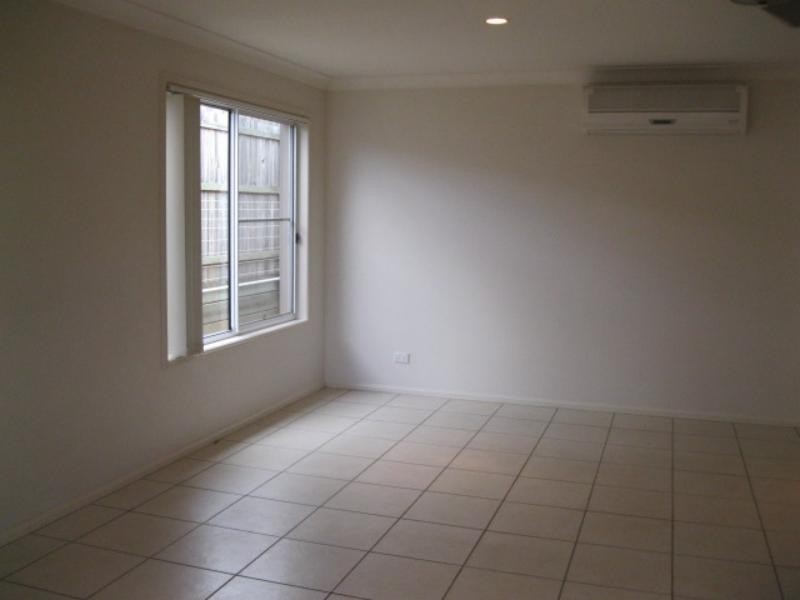 1/14 Paris Pde, Ormeau QLD 4208