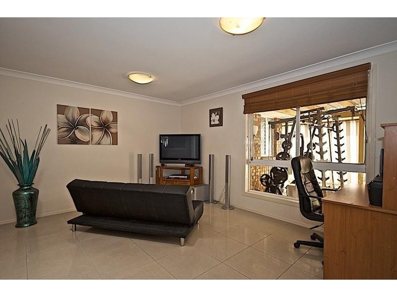 6 Yarraglen Pl, Parkwood QLD 4214