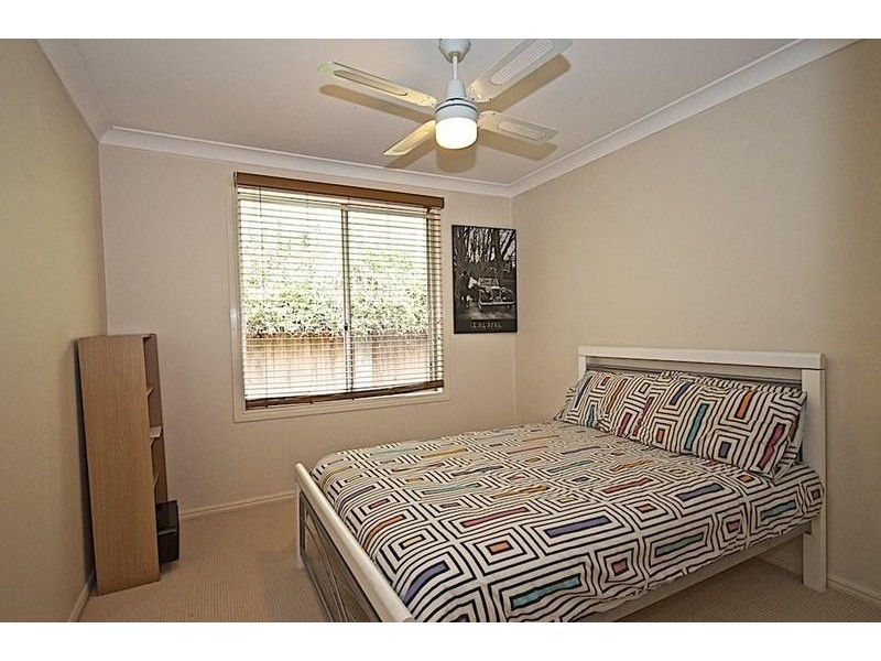 6 Yarraglen Pl, Parkwood QLD 4214