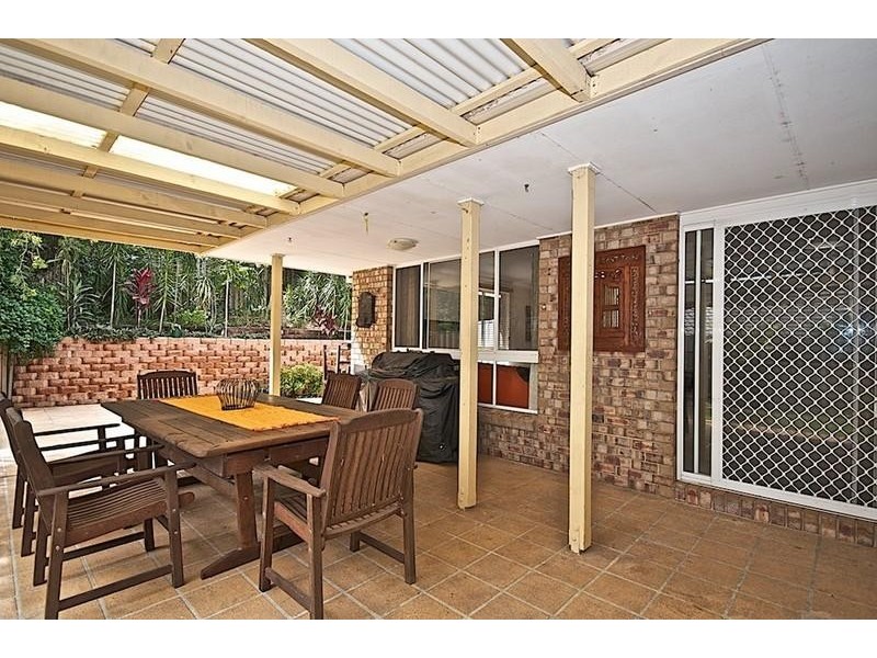 6 Yarraglen Pl, Parkwood QLD 4214