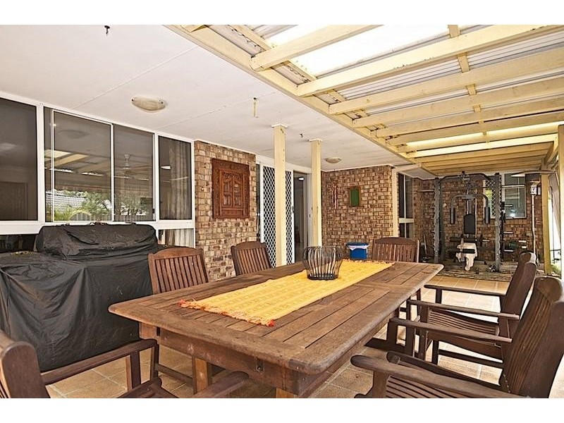 6 Yarraglen Pl, Parkwood QLD 4214