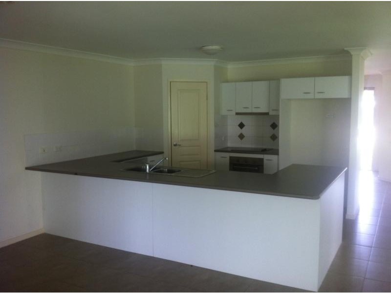 19 Moxey St, Marsden QLD 4132