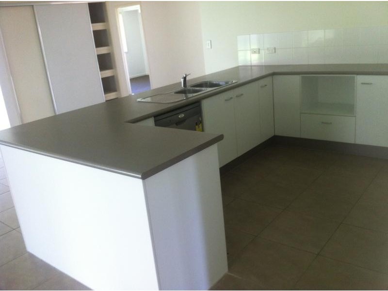 19 Moxey St, Marsden QLD 4132