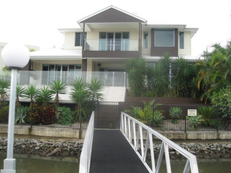 Hope Island QLD 4212