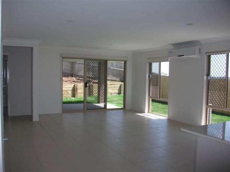 39 Winchester Cres, Pimpama QLD 4209