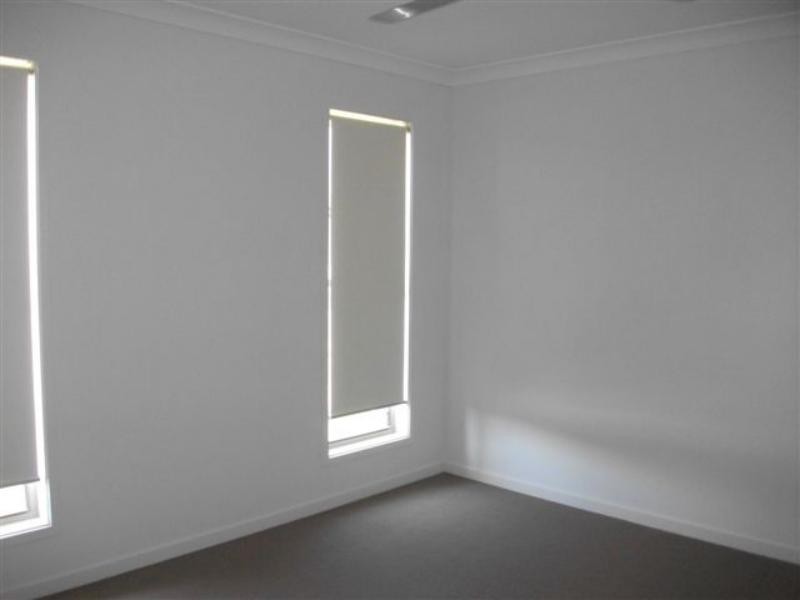39 Winchester Cres, Pimpama QLD 4209