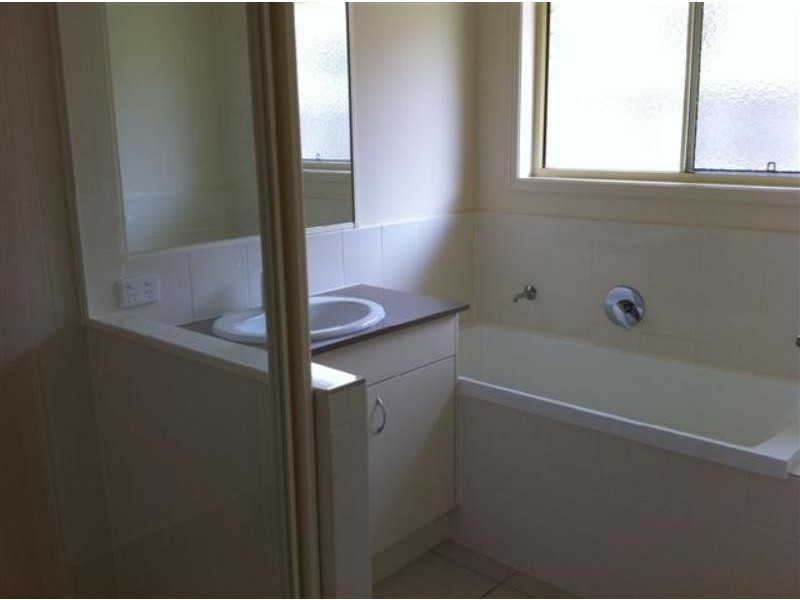 50 Alvine Dr, Eagleby QLD 4207