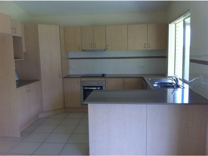 50 Alvine Dr, Eagleby QLD 4207