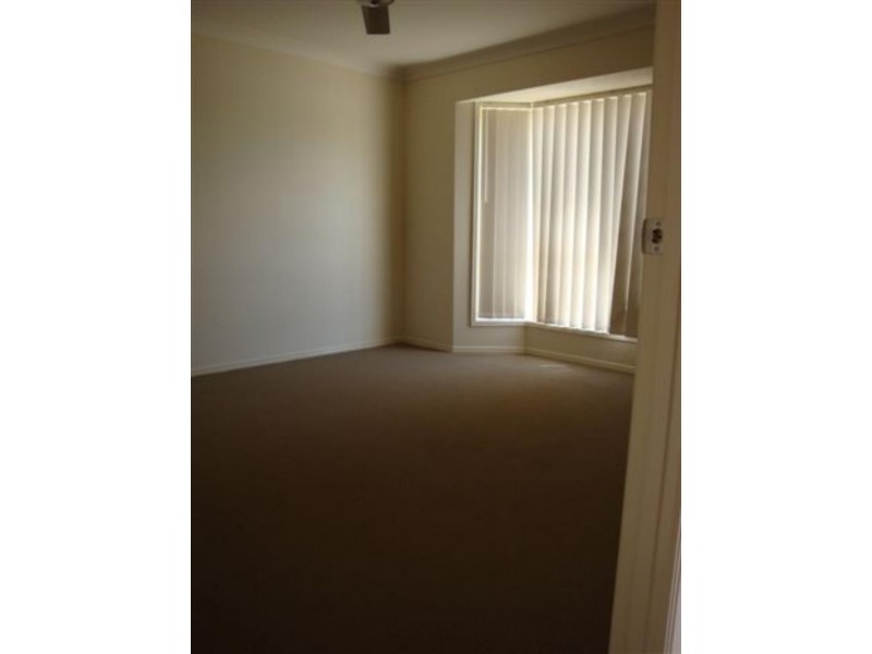 50 Alvine Dr, Eagleby QLD 4207