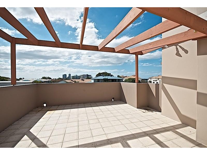 9/18 Parker St, Labrador QLD 4215