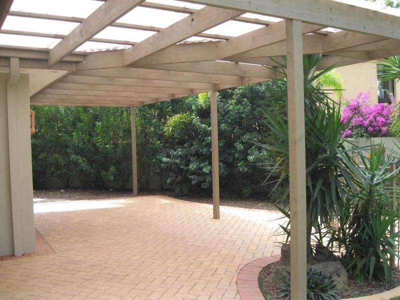 11 Adeliza  Ct, Arundel QLD 4214