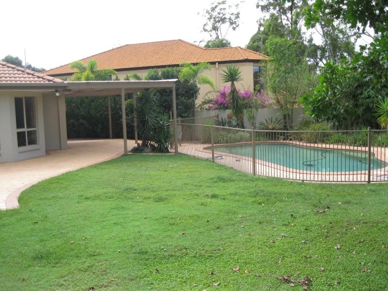 11 Adeliza  Ct, Arundel QLD 4214