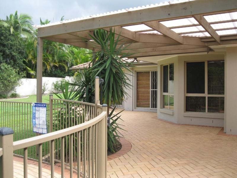 11 Adeliza  Ct, Arundel QLD 4214