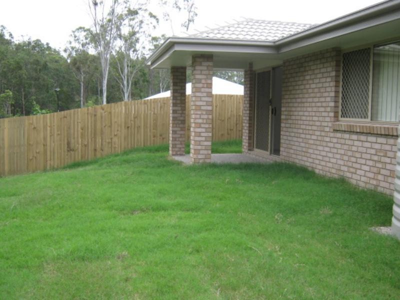 10 Somerset Tce, Holmview QLD 4207