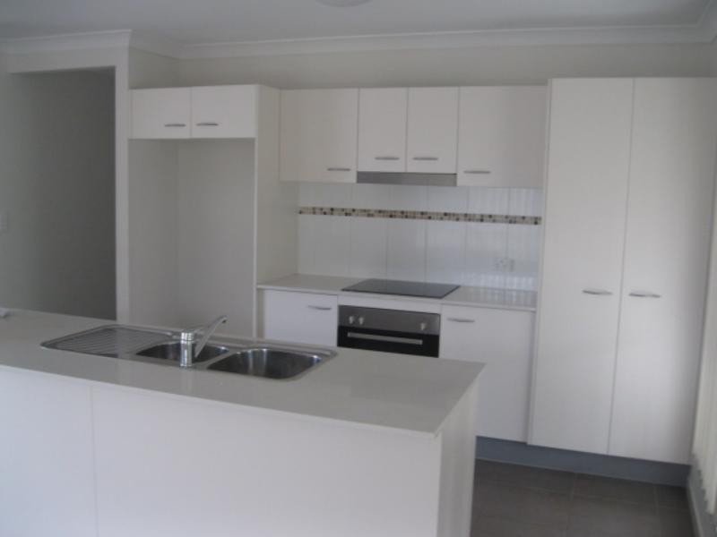 2 Ritz Rd, Coomera QLD 4209