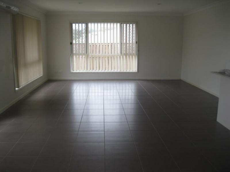 2 Ritz Rd, Coomera QLD 4209