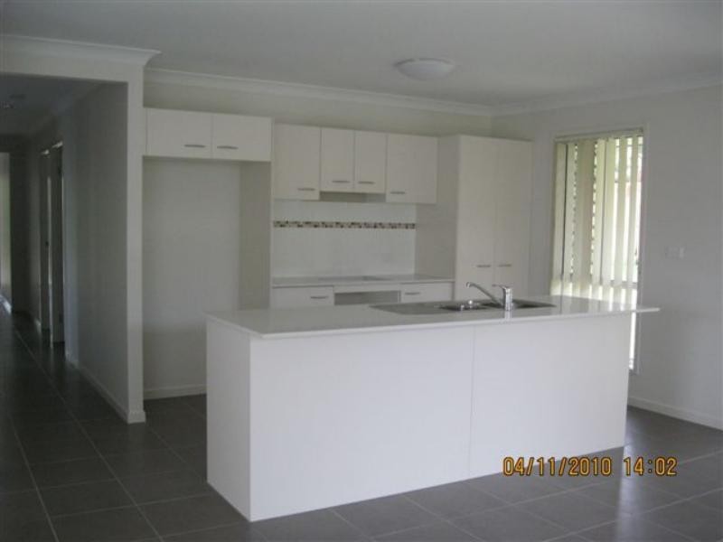 2 Ritz Dr, Coomera QLD 4209